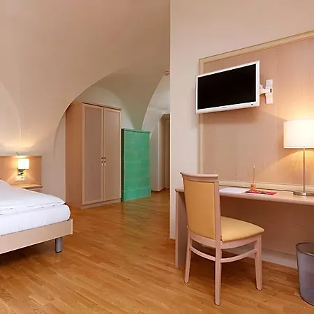 Hotel Cma Stift 3*